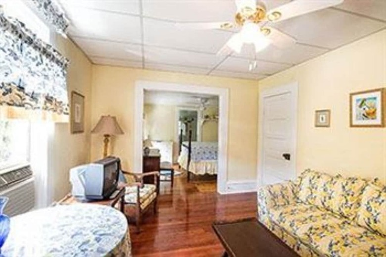 Farnsworth House Bed & Breakfast