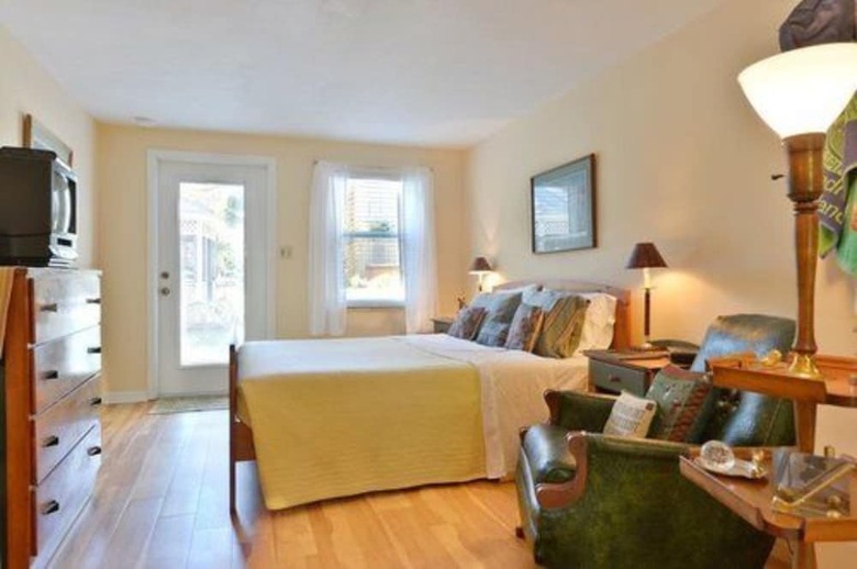 Farnsworth House Bed & Breakfast