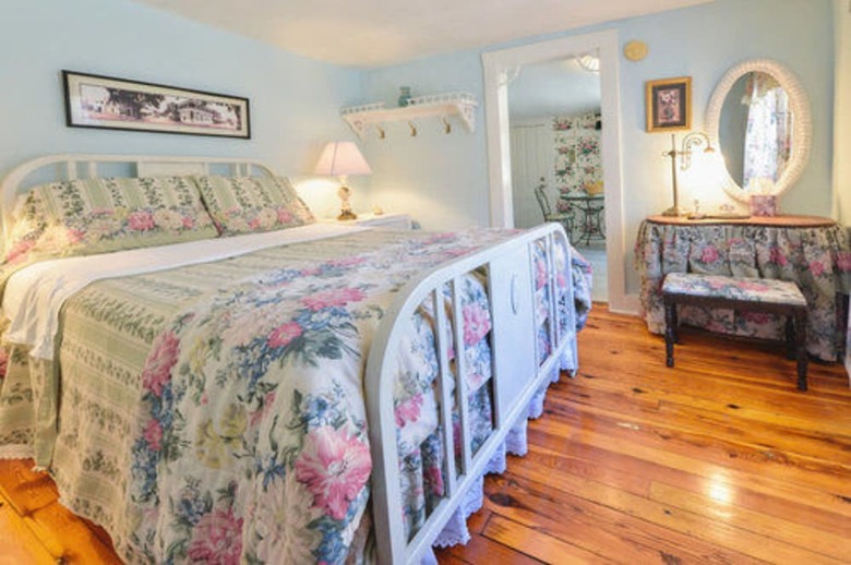 Farnsworth House Bed & Breakfast