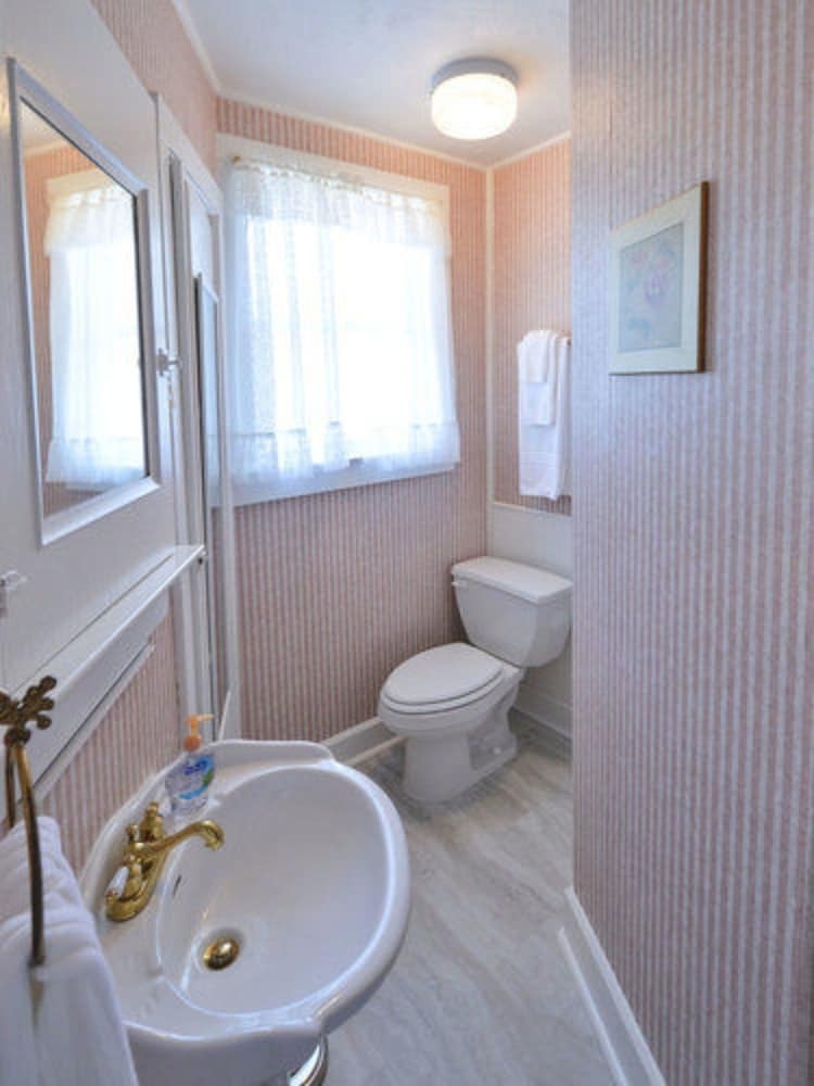 Farnsworth House Bed & Breakfast