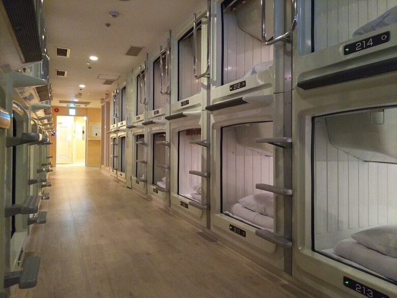Capsule Hotel B&s Eco-cube Shinsaibashi