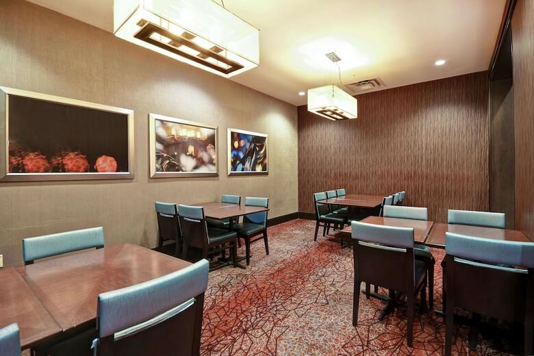 Hotel Embassy Suites Springfield