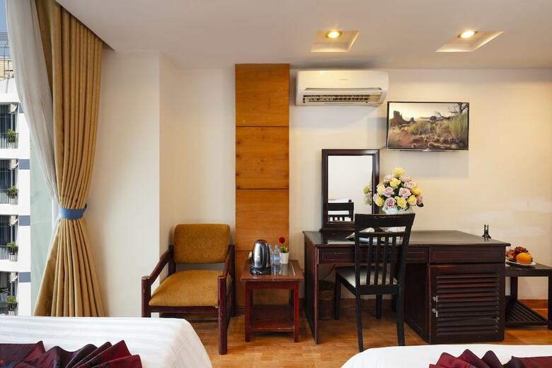 Carina Hotel