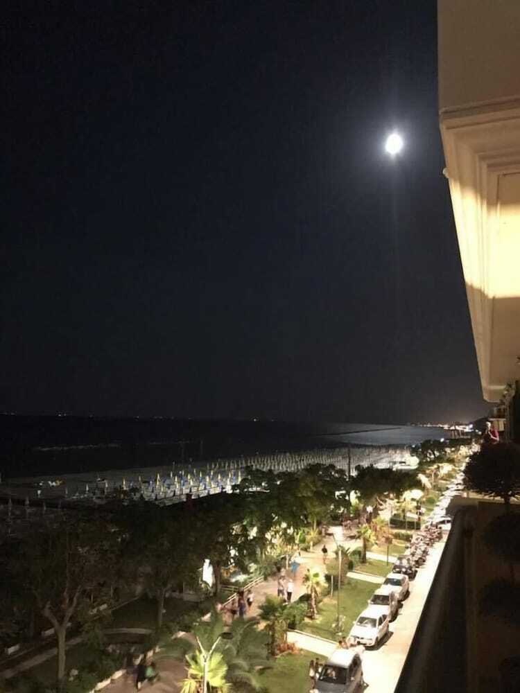 Hotel Capital