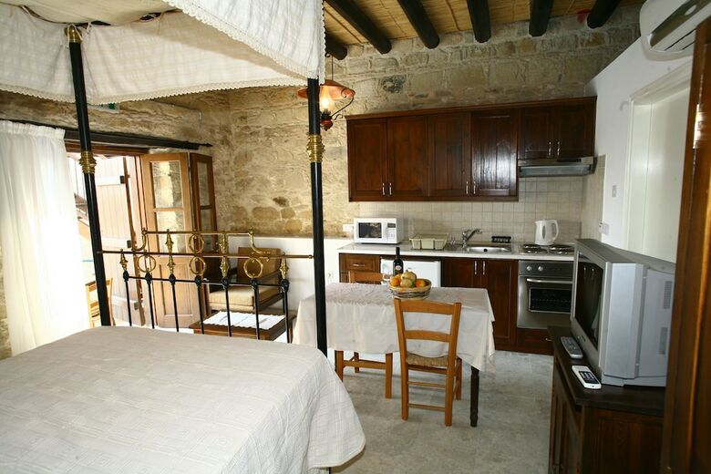 Apartamentos Leonidas Village Houses
