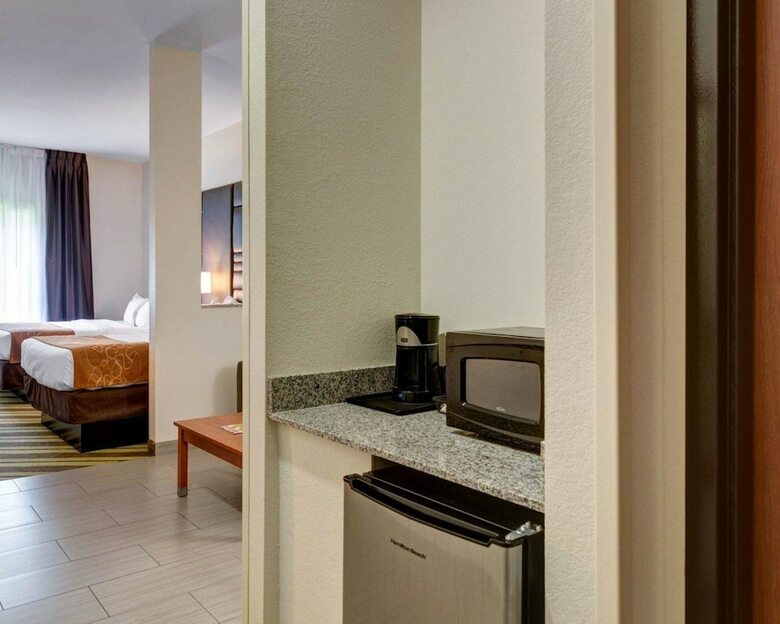 Hotel Comfort Suites