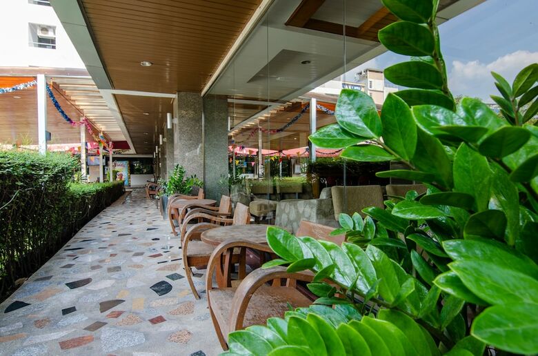 Hotel Tara Garden