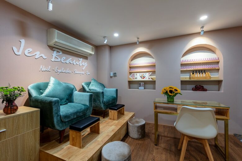 Skylark Hotel