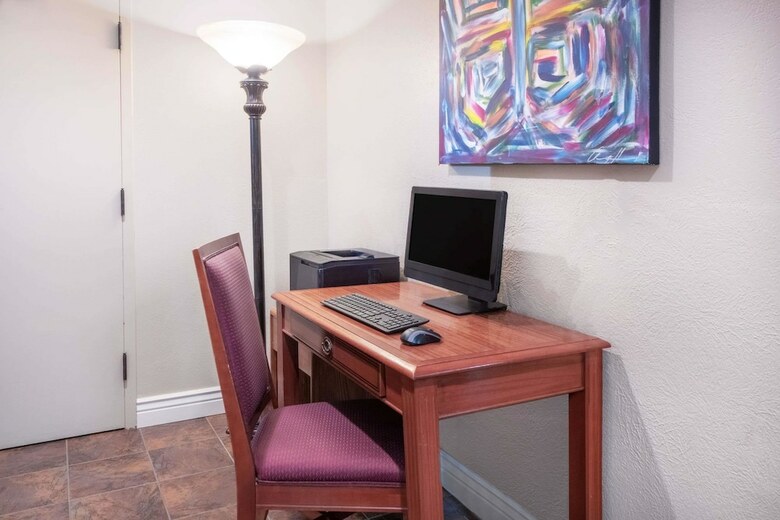 Hotel Days Inn & Suites By Wyndham Branson