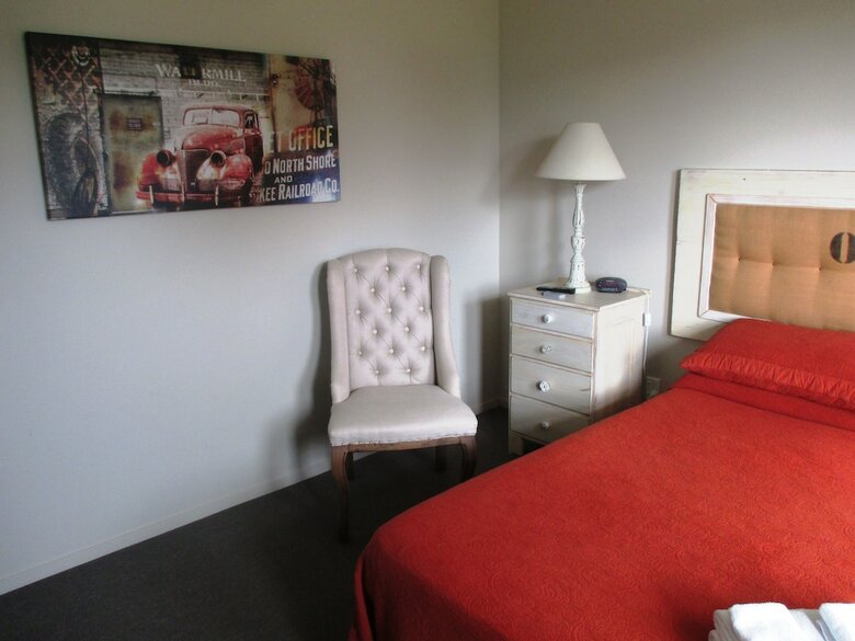 Owls Nest Motel