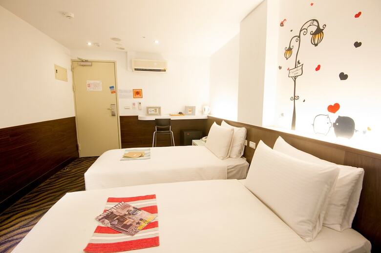 Ximen Holiday Fun Hotel