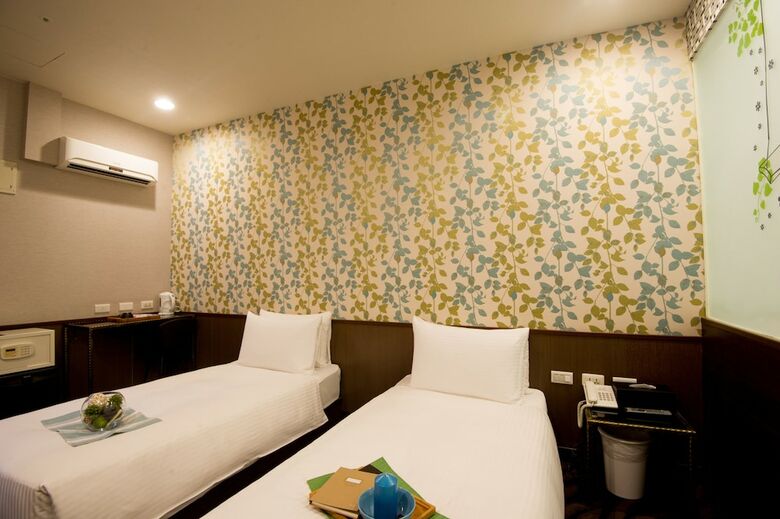 Ximen Holiday Fun Hotel