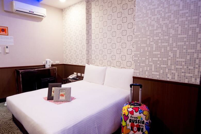 Ximen Holiday Fun Hotel