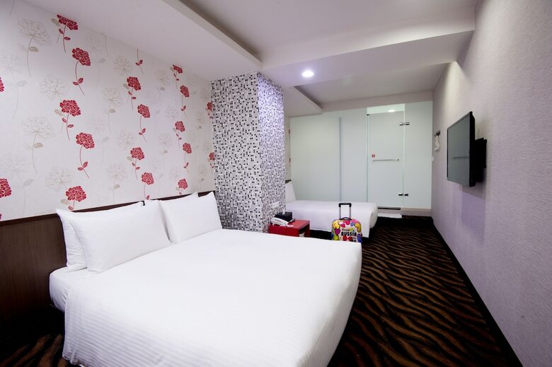 Ximen Holiday Fun Hotel
