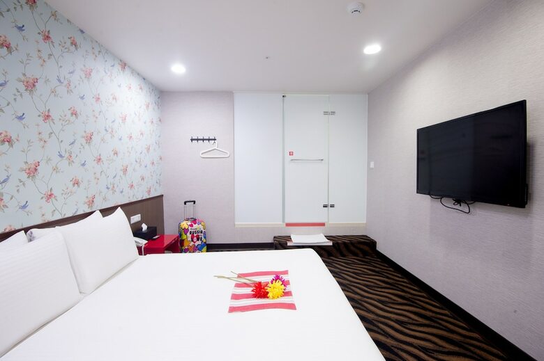 Ximen Holiday Fun Hotel