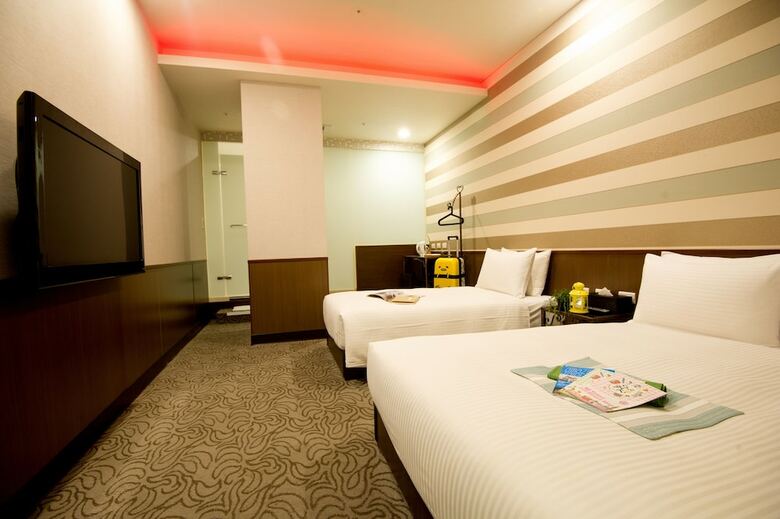 Ximen Holiday Fun Hotel