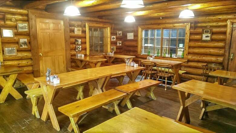 Cabana Gwin's Lodge & Roadhouse Est. 1952