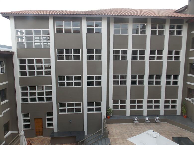 Sierra Square Hotel
