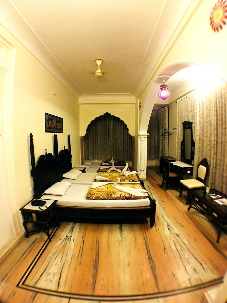 Hotel Krishna Palace