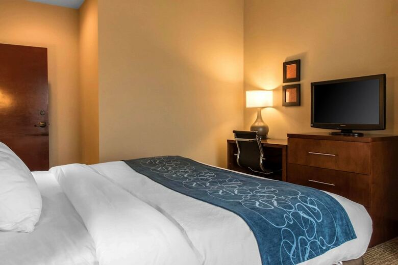 Hotel Comfort Suites Scranton Near Montage Mountain