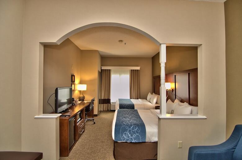 Hotel Comfort Suites Scranton Near Montage Mountain