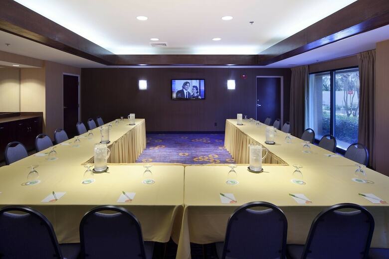 Hotel Courtyard By Marriott Orlando East/ucf Area