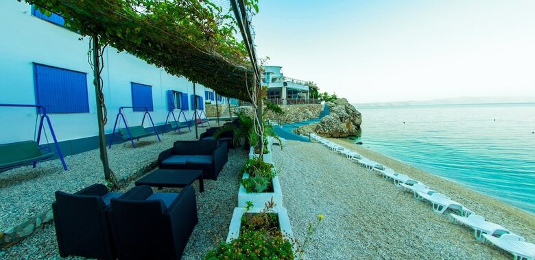 Beach Hotel