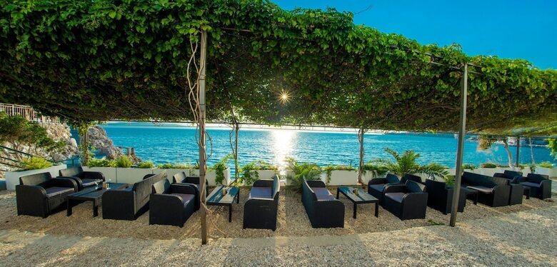 Beach Hotel