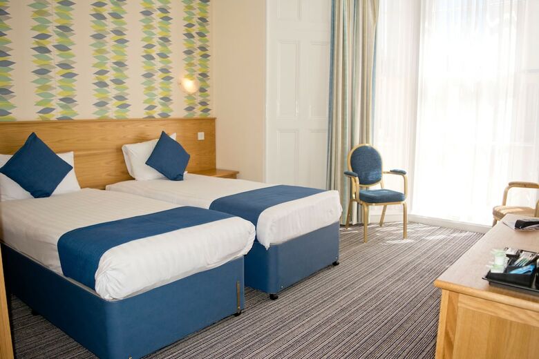 Tlh Carlton Hotel