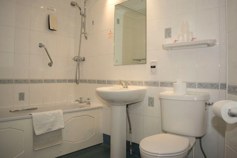 Tlh Carlton Hotel