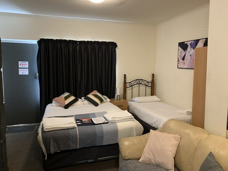 Hello Adelaide Motel And Apartments