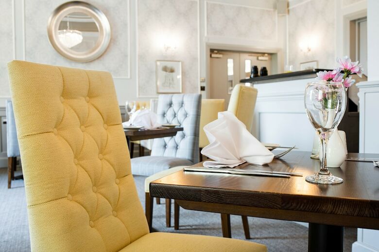 The Southcrest Manor Hotel