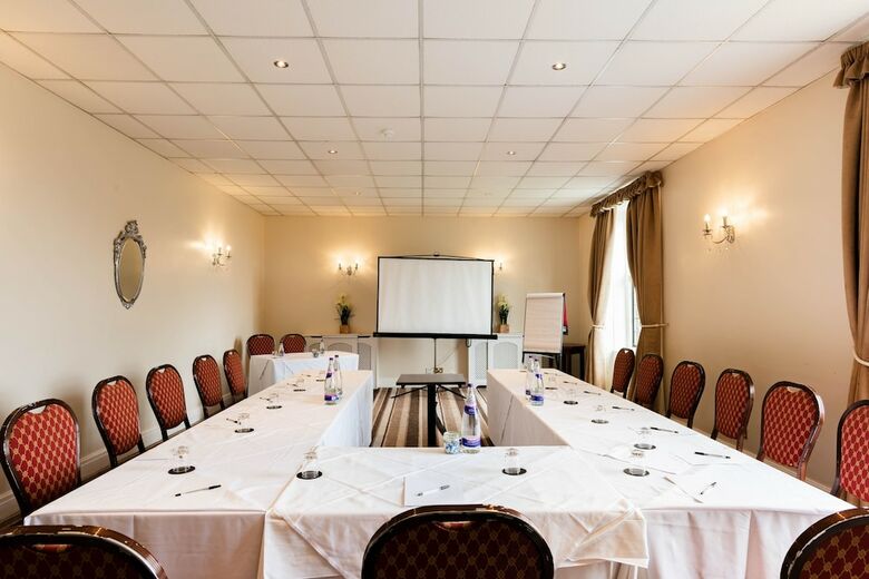 The Southcrest Manor Hotel