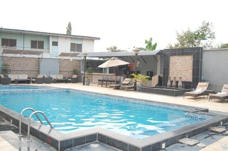 Owu Crown Hotel