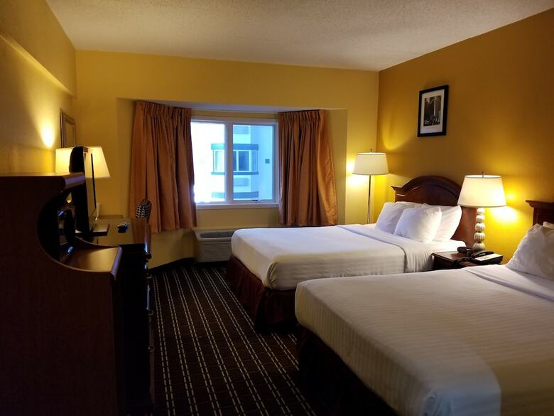 Hotel The Comstock Inn And Conference Center