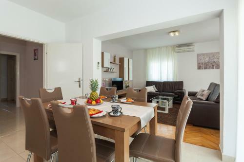 Dama Apartment