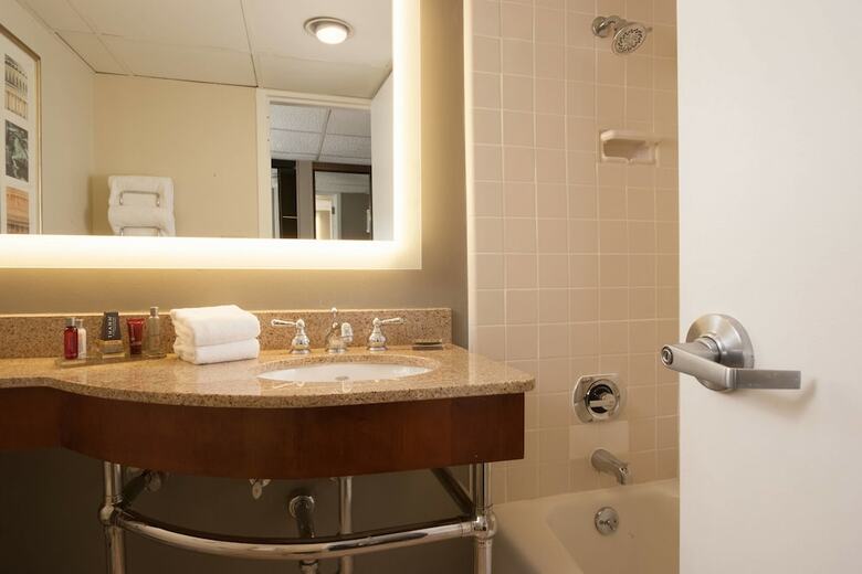 Hotel Key Bridge Marriott