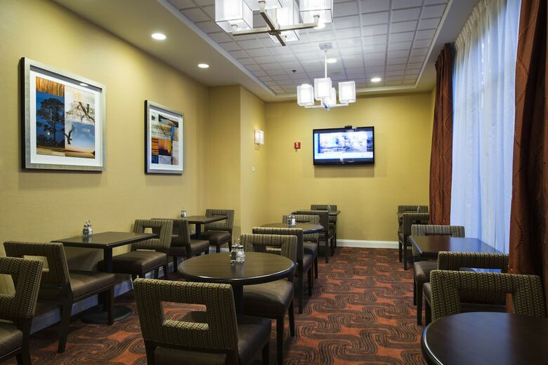 Hotel Holiday Inn Express & Suites Boston - Cambridge