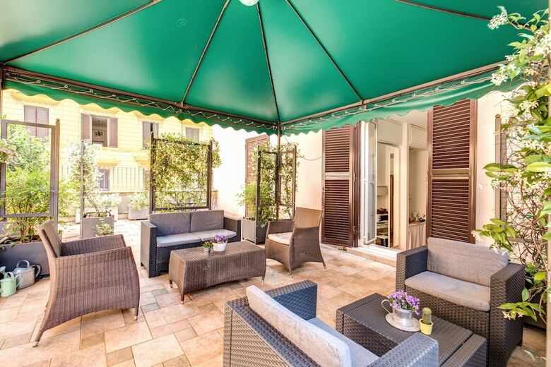 Manin Suites