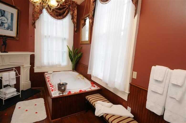 Bed & Breakfast Degas House