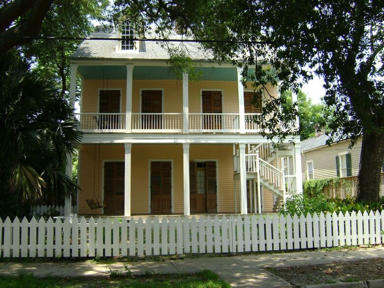Bed & Breakfast Degas House