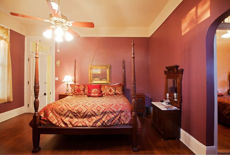 Bed & Breakfast Degas House