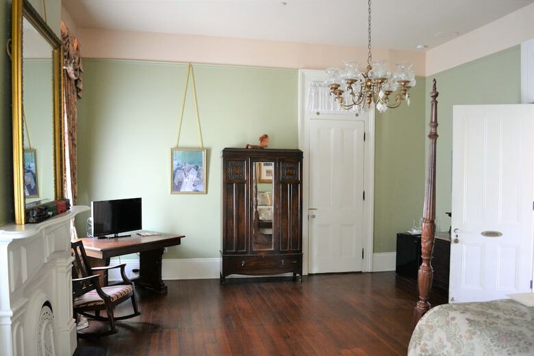 Bed & Breakfast Degas House