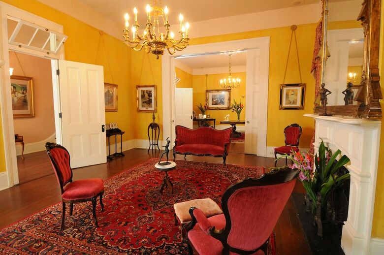 Bed & Breakfast Degas House
