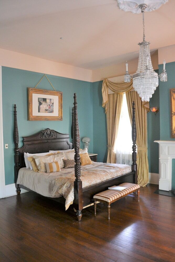 Bed & Breakfast Degas House