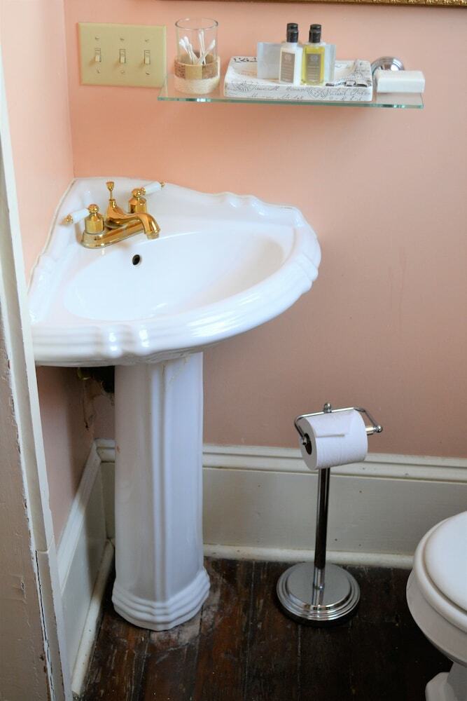 Bed & Breakfast Degas House