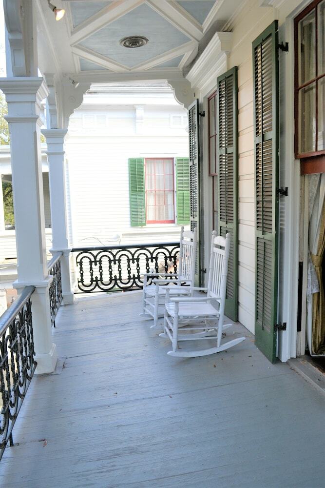 Bed & Breakfast Degas House
