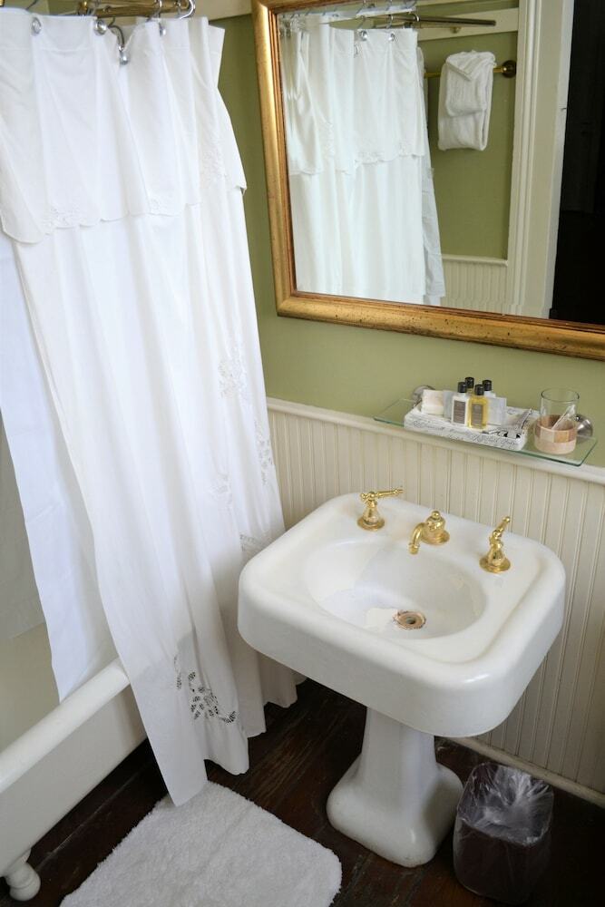 Bed & Breakfast Degas House