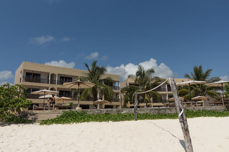 Hotel Reef & Beach Resort