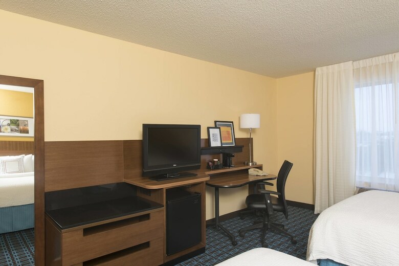 Hotel Fairfield Inn And Suites By Marriott St Charles